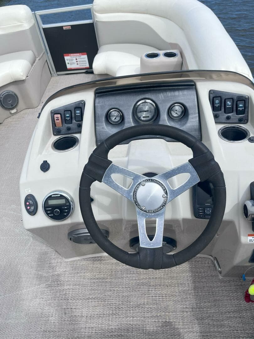 2017 Bennington 22 Ssrx — photo 23