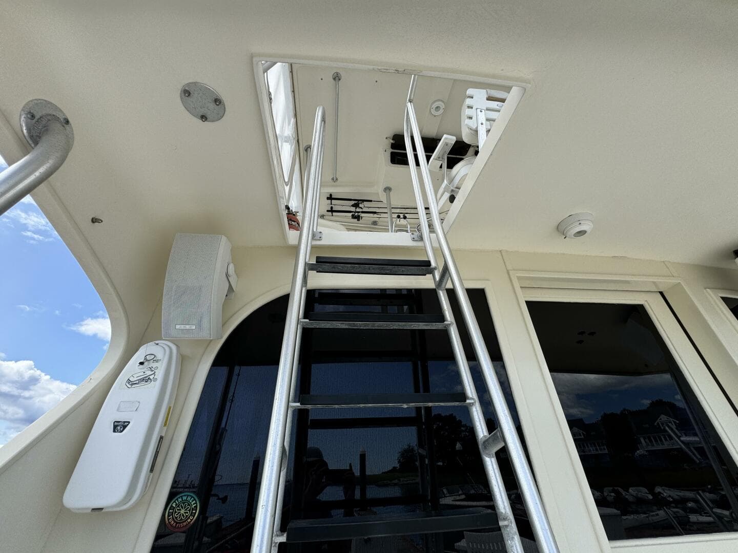 1990 Post 44 Sport Fisherman — photo 24