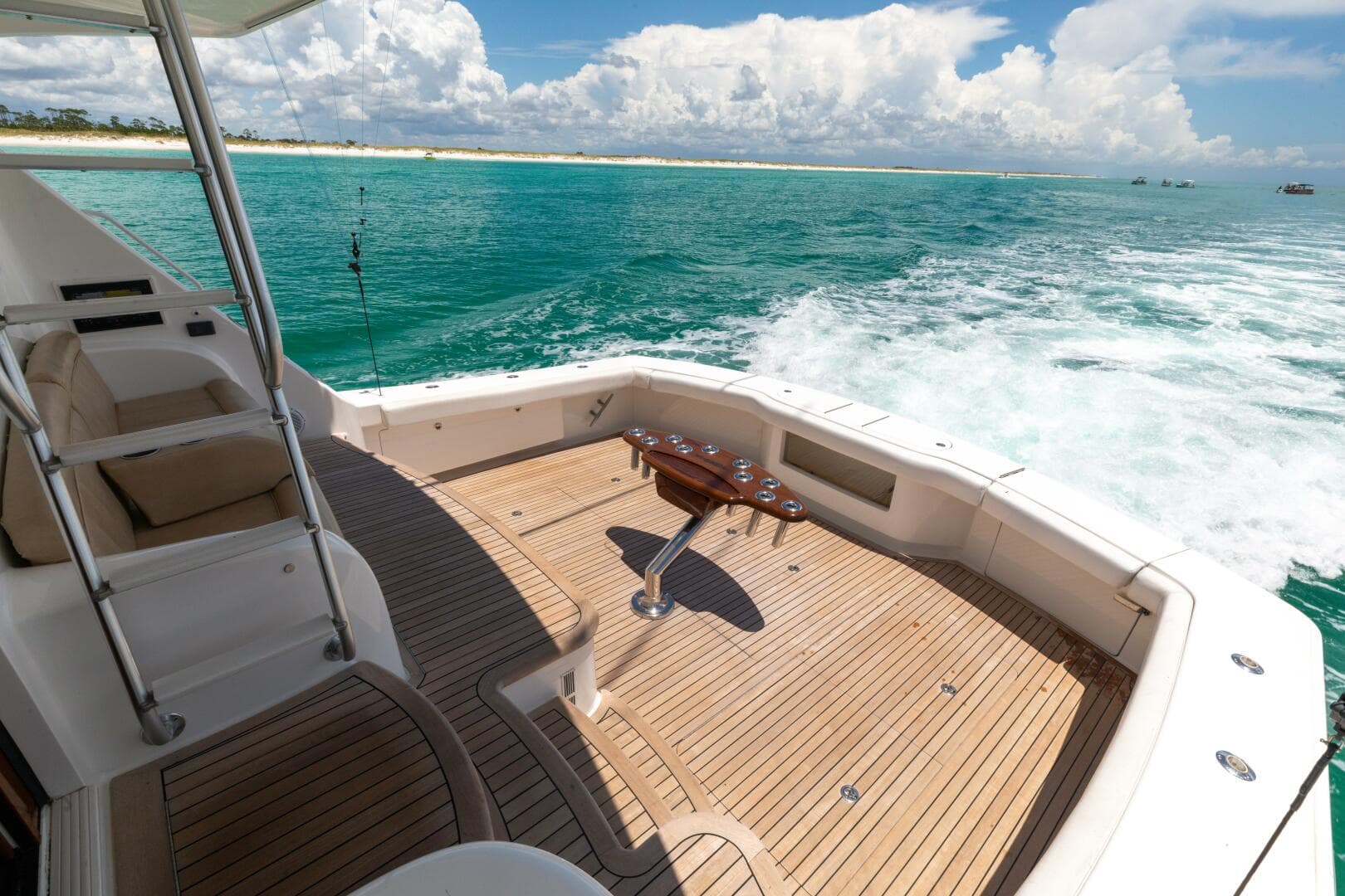 2015 Viking 70 Convertible — photo 36