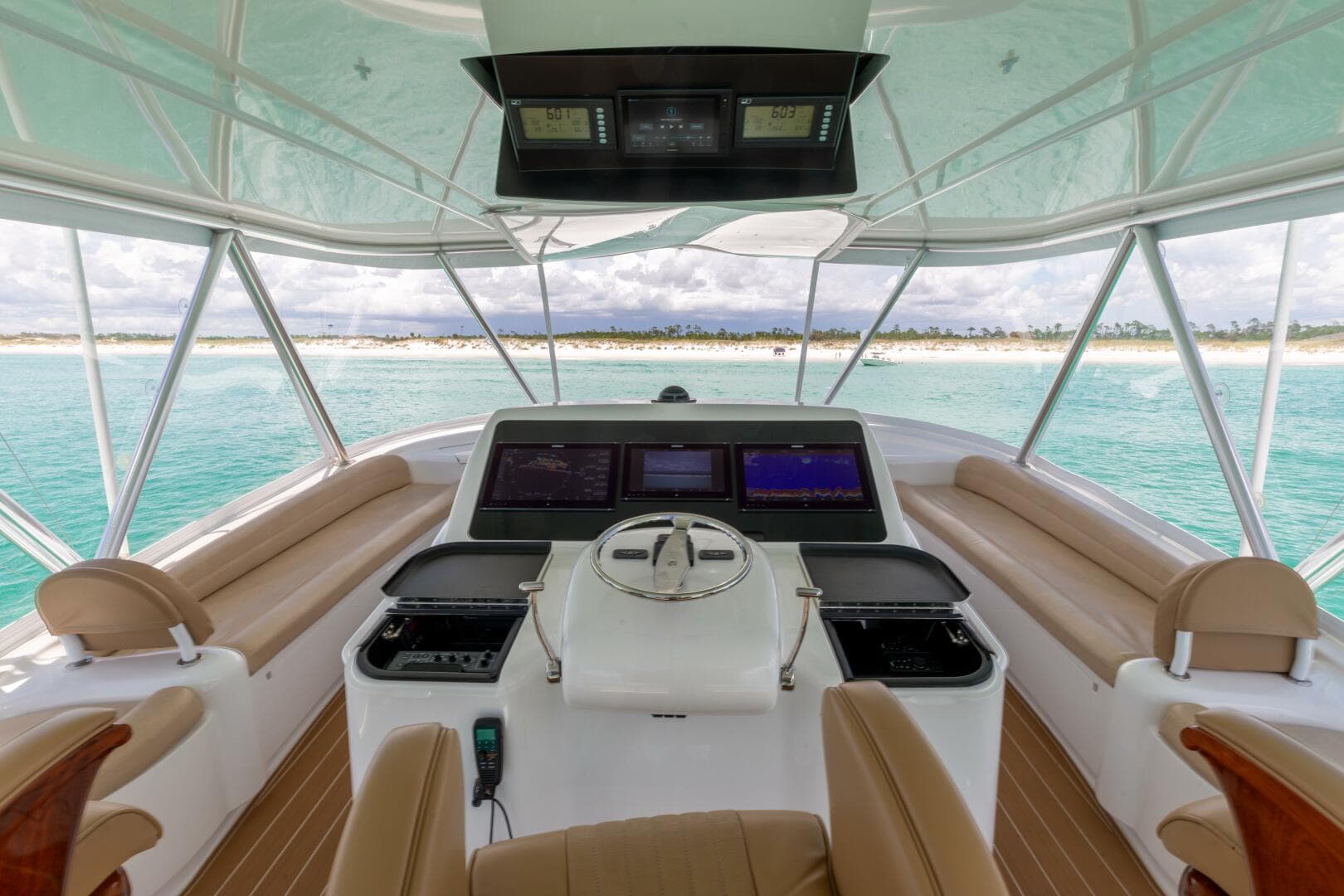 2015 Viking 70 Convertible — photo 3