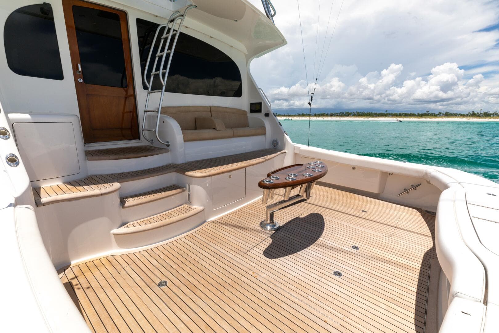 2015 Viking 70 Convertible — photo 38