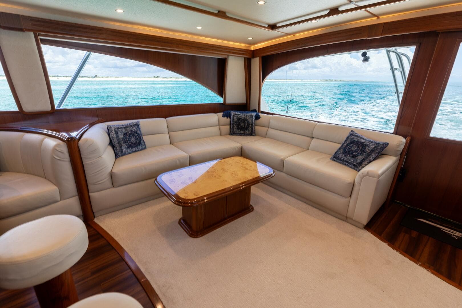 2015 Viking 70 Convertible — photo 5