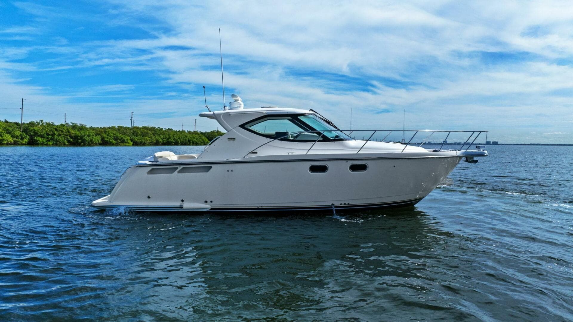 2008 Tiara Yachts 3500 Sovran — photo 1