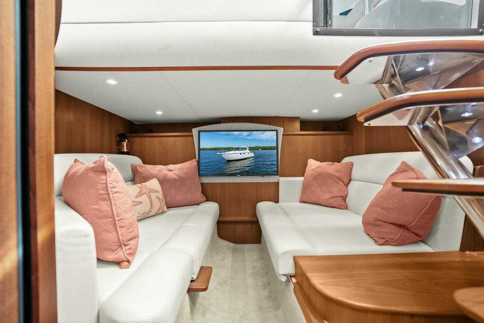 2008 Tiara Yachts 3500 Sovran — photo 7