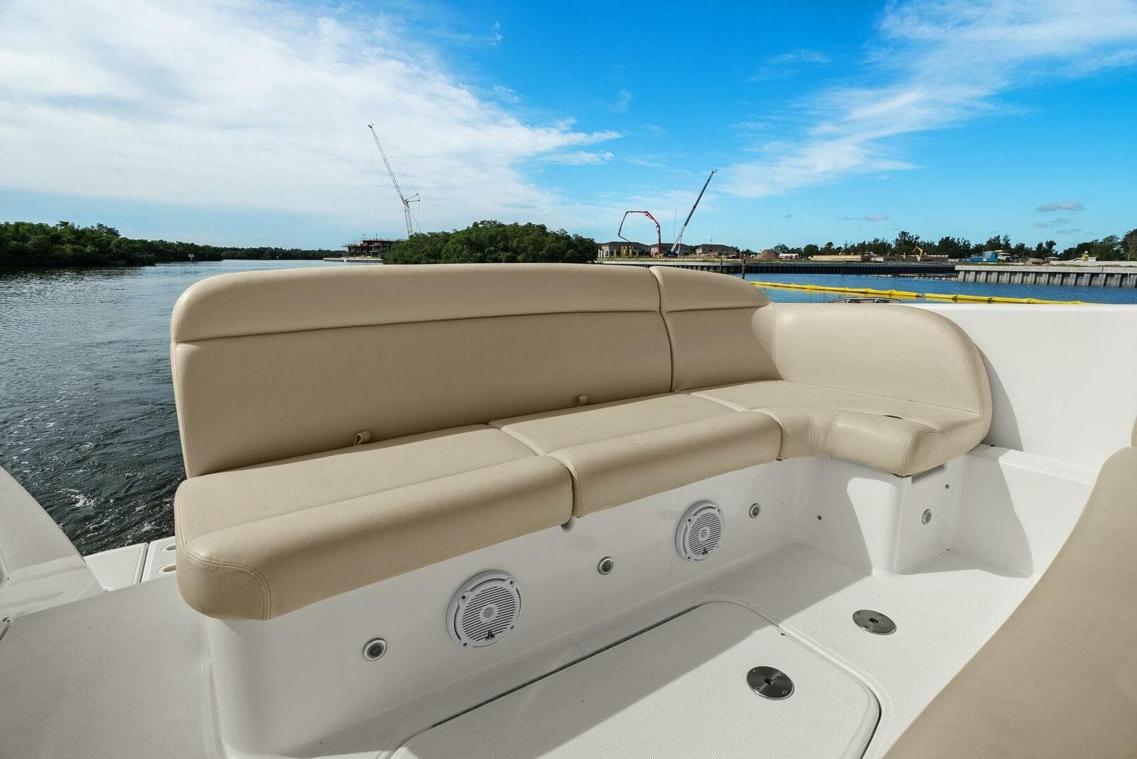 2008 Tiara Yachts 3500 Sovran — photo 26