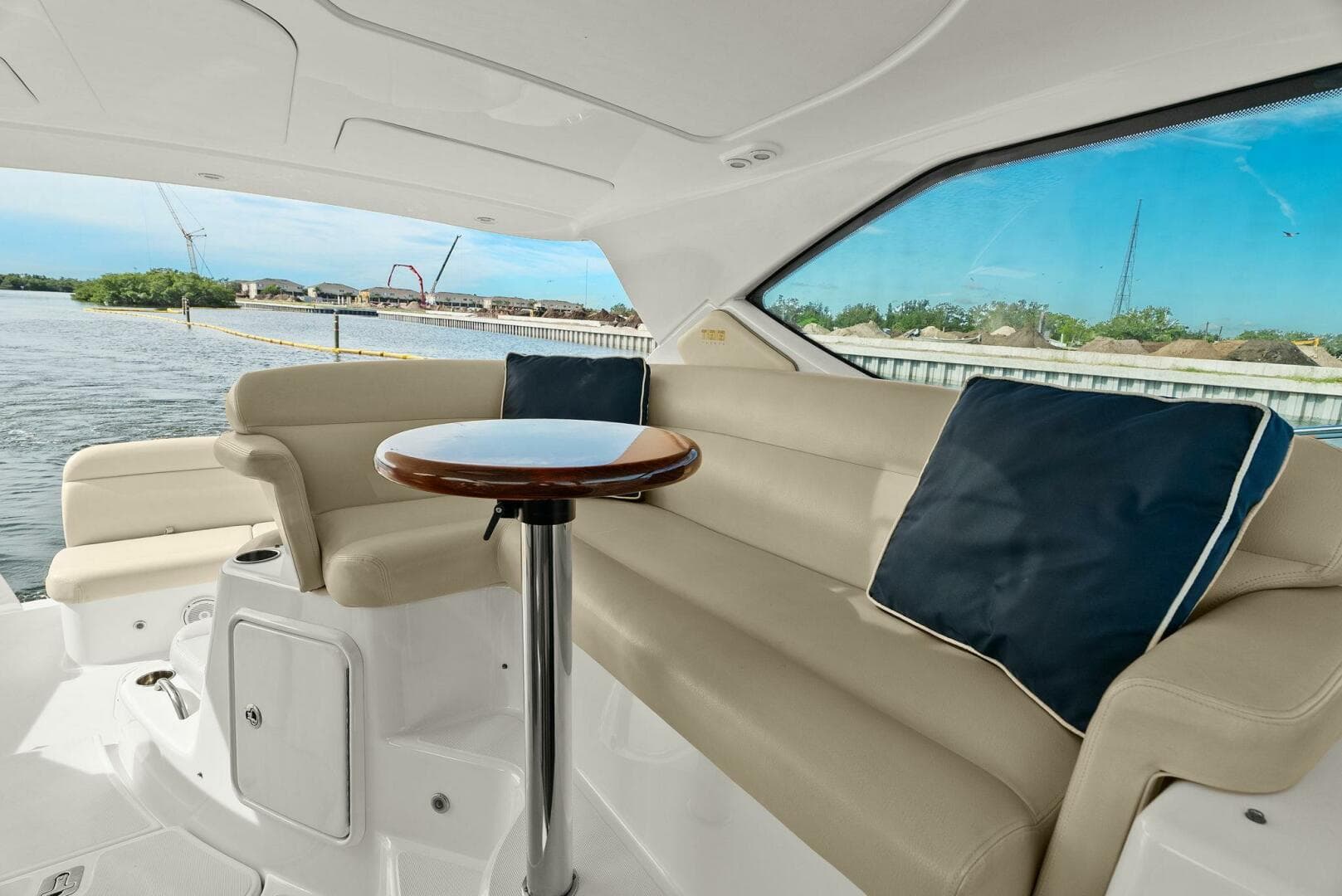 2008 Tiara Yachts 3500 Sovran — photo 24