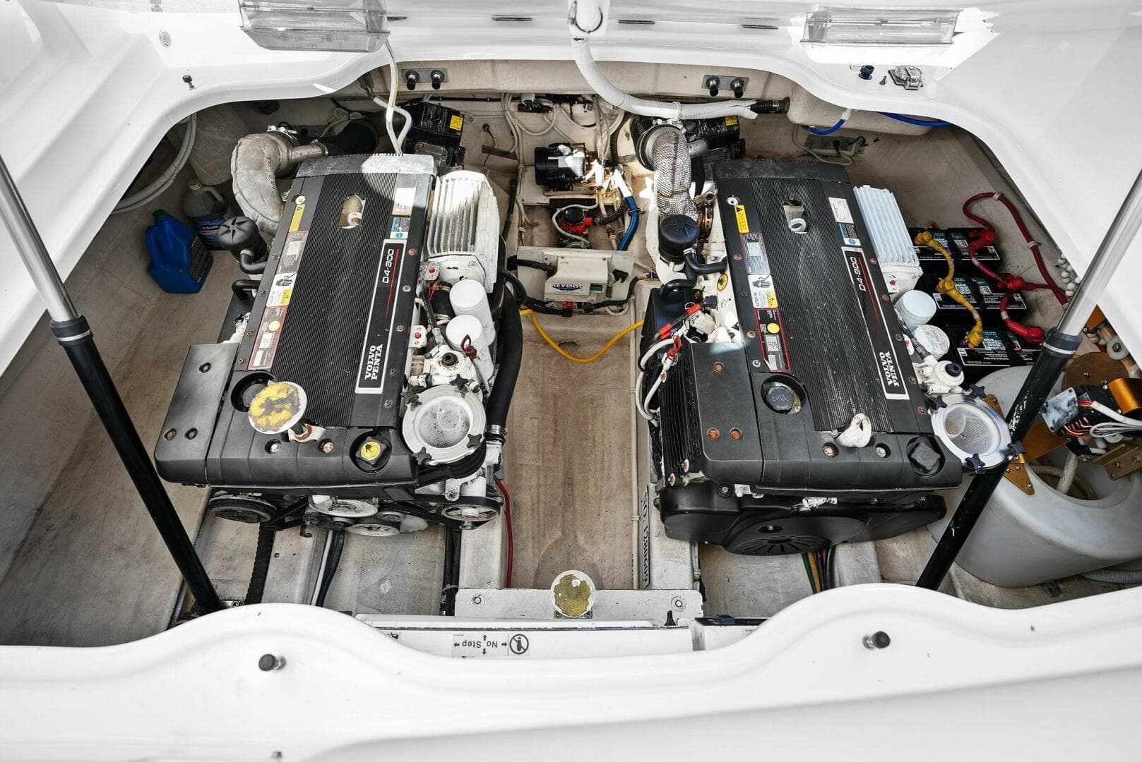 2008 Tiara Yachts 3500 Sovran — photo 32