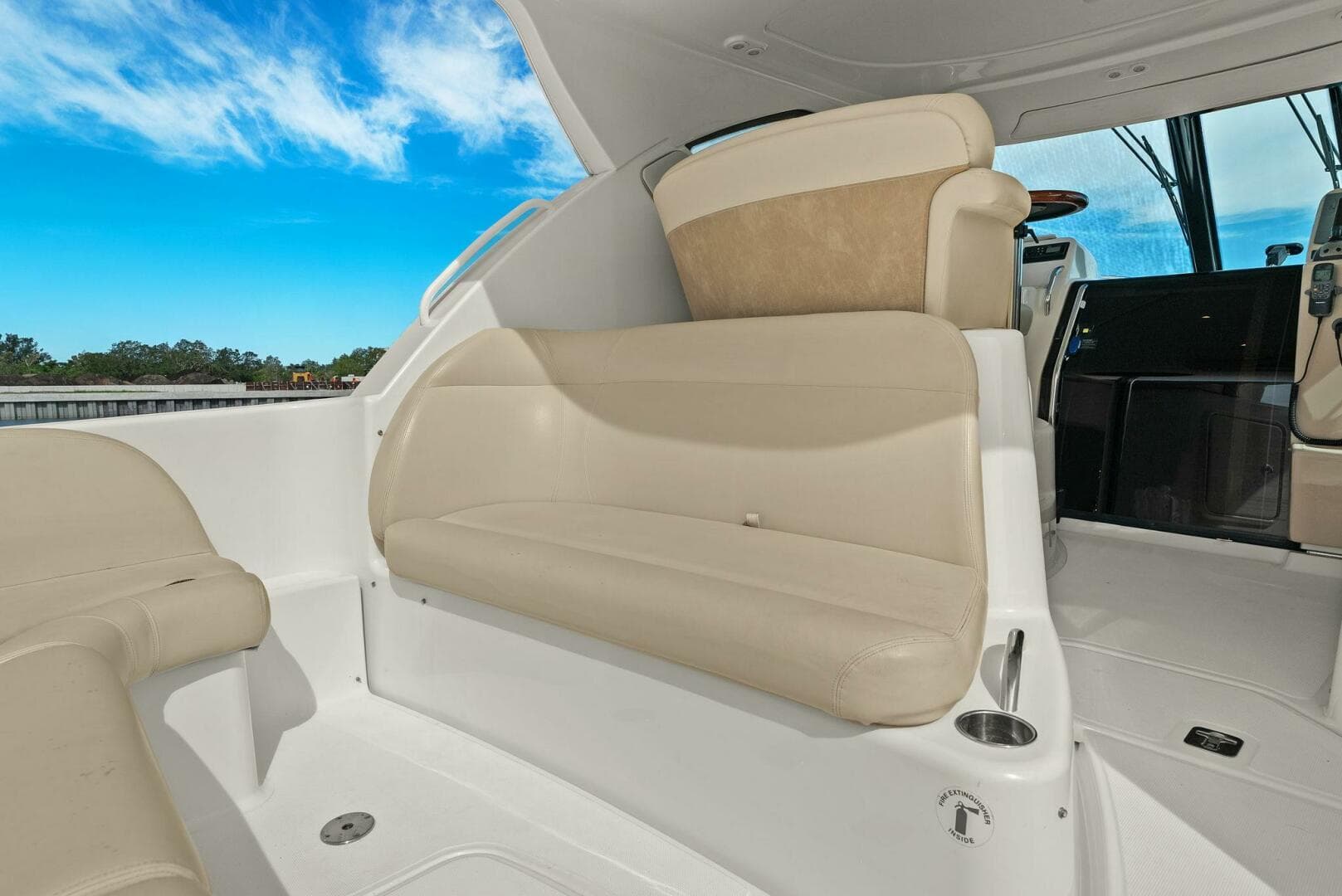 2008 Tiara Yachts 3500 Sovran — photo 27