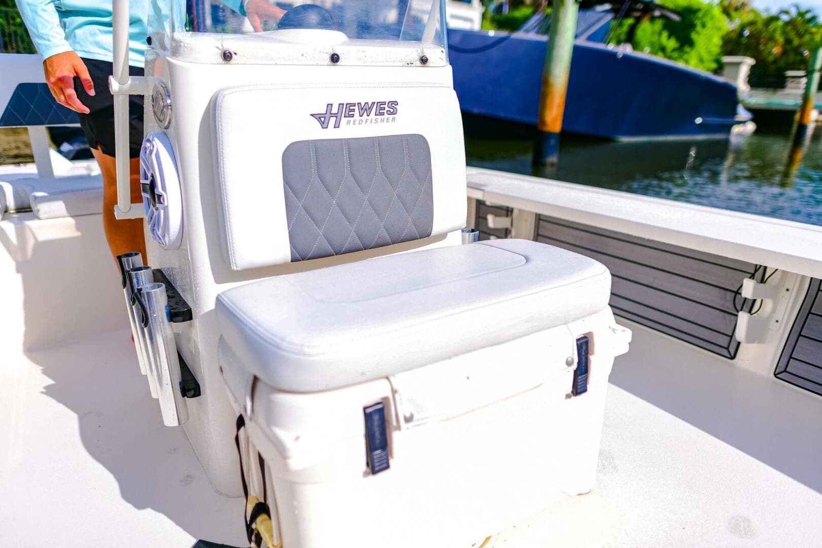 2022 Hewes Redfisher 21 — photo 15