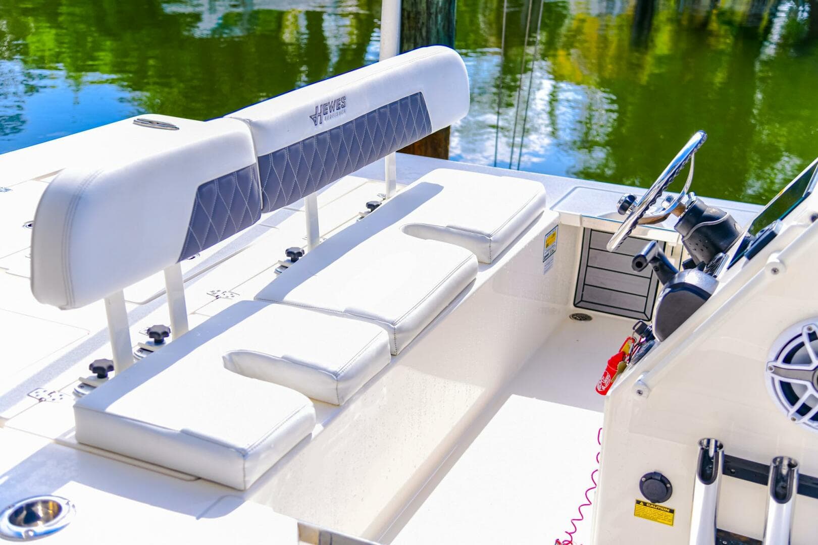 2022 Hewes Redfisher 21 — photo 18