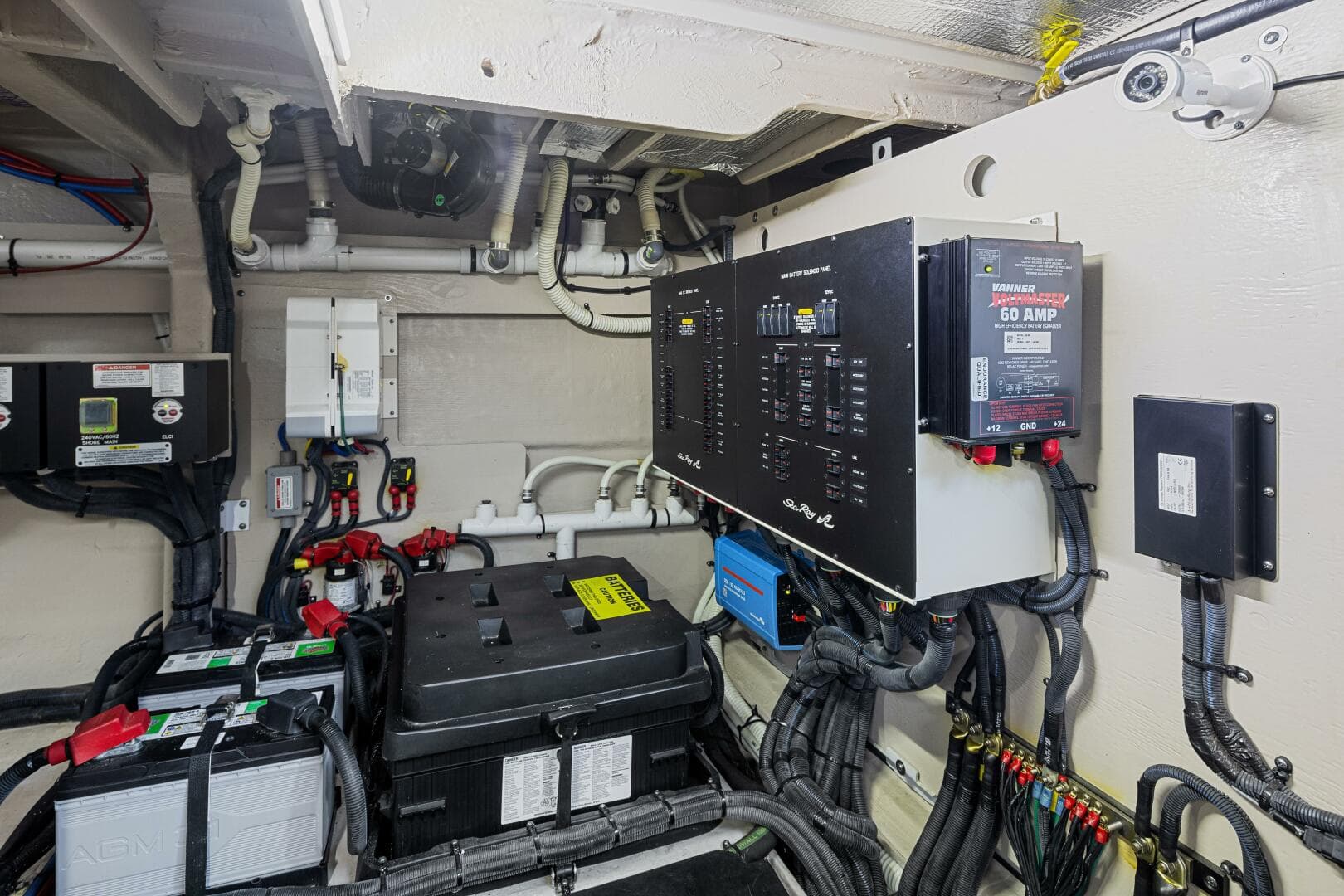 2017 Sea Ray L590 — photo 52