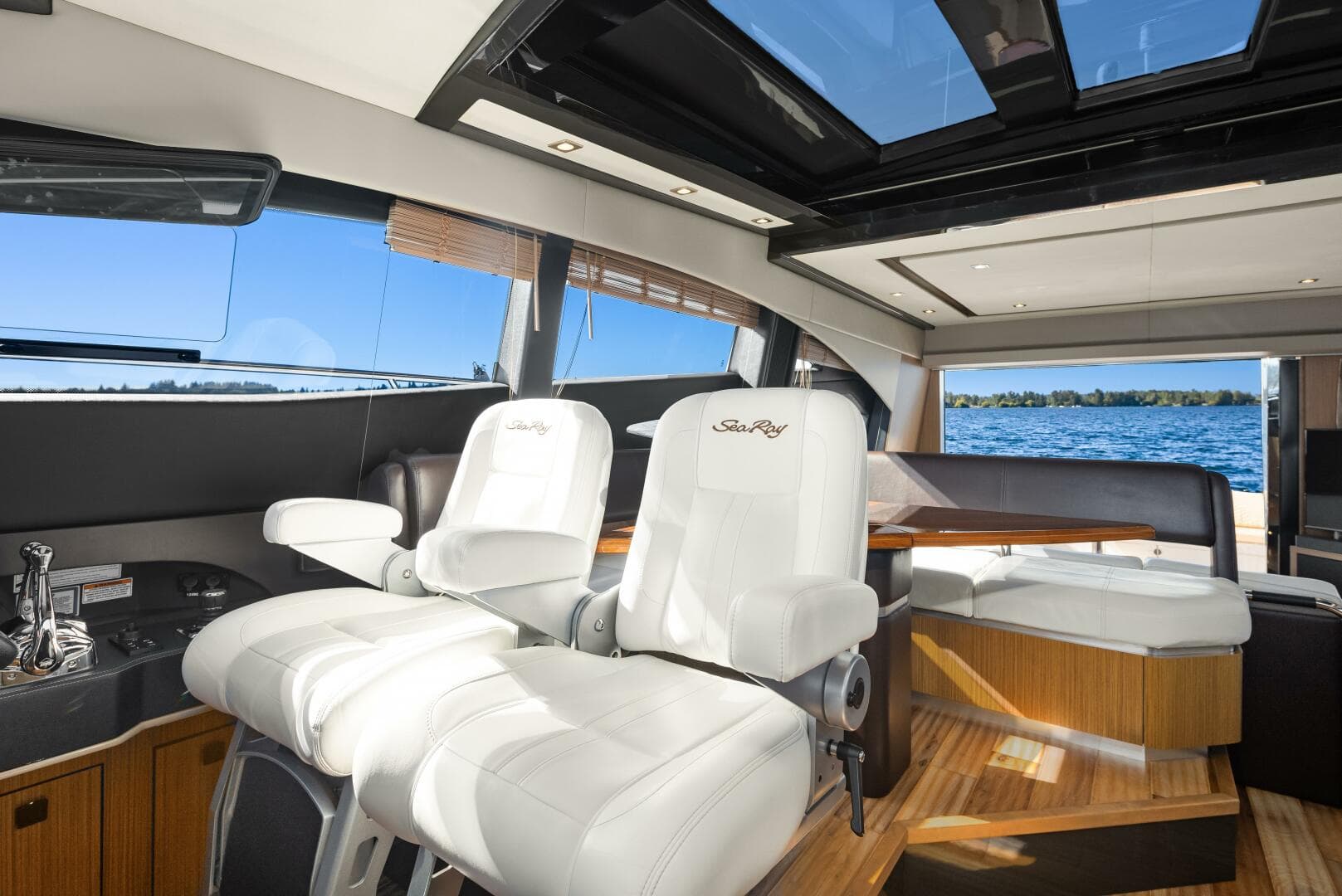 2017 Sea Ray L590 — photo 16