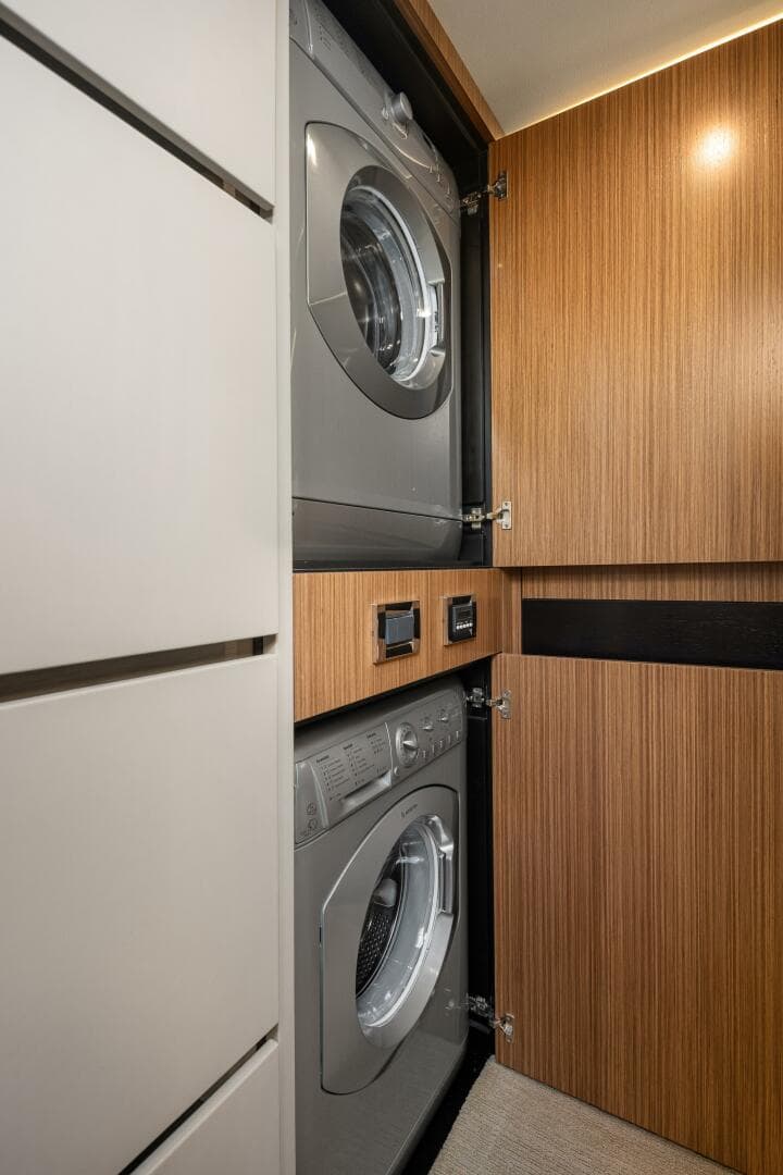 2017 Sea Ray L590 — photo 32