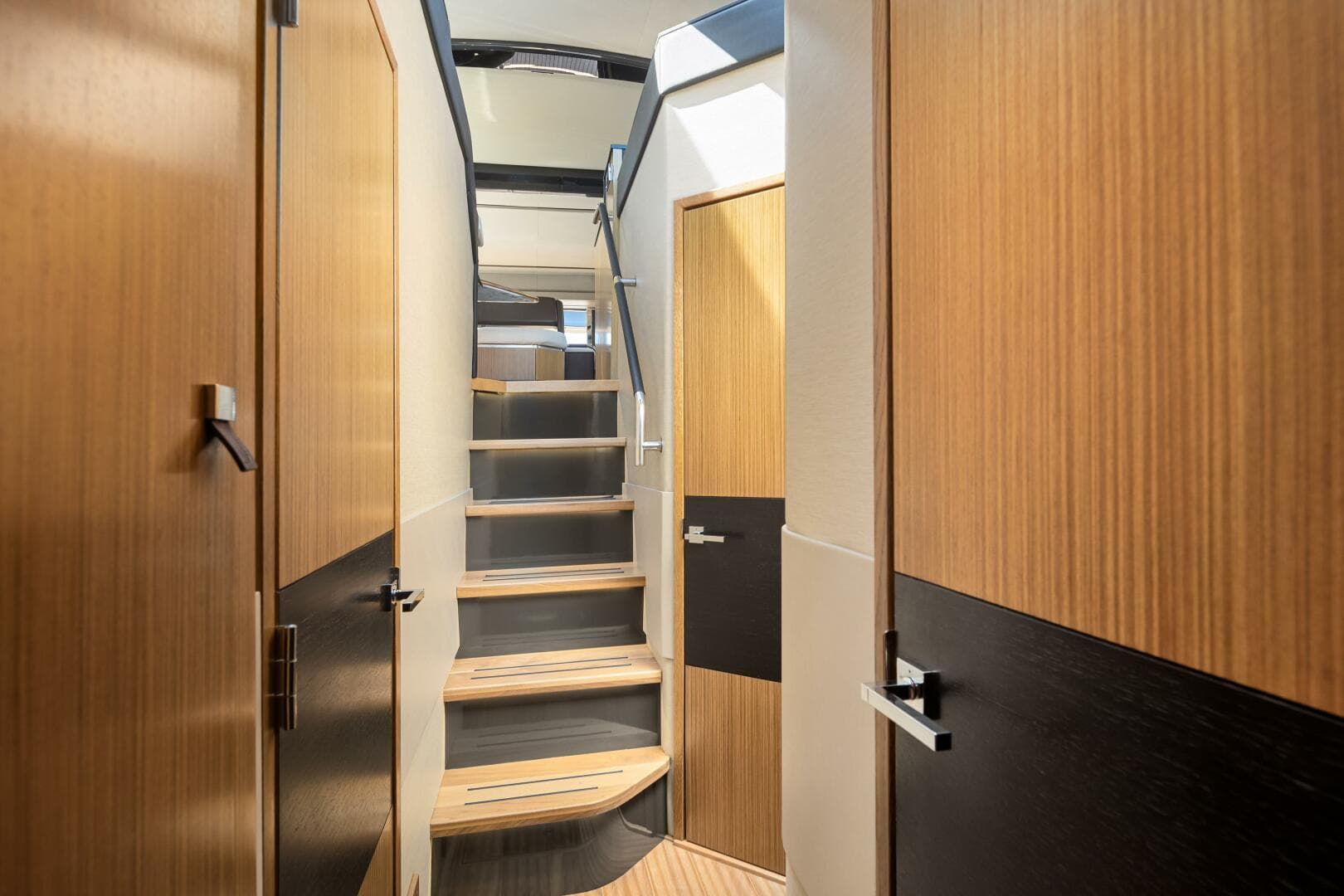 2017 Sea Ray L590 — photo 22