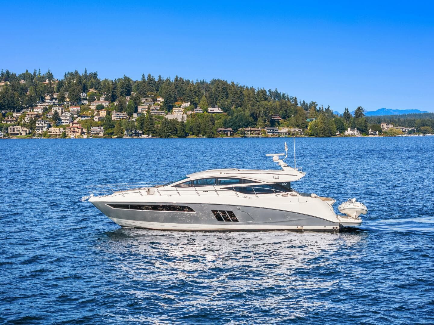 2017 Sea Ray L590 — photo 65