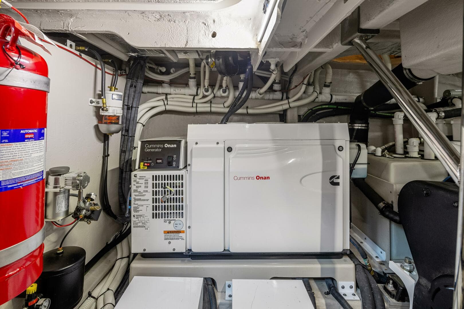 2017 Sea Ray L590 — photo 53