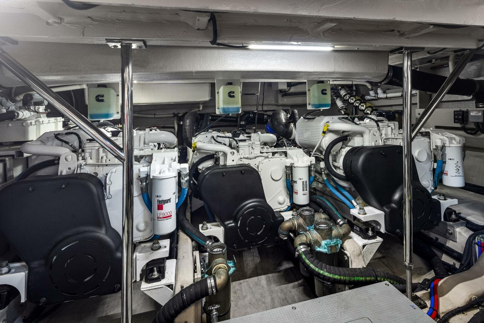 2017 Sea Ray L590 — photo 51