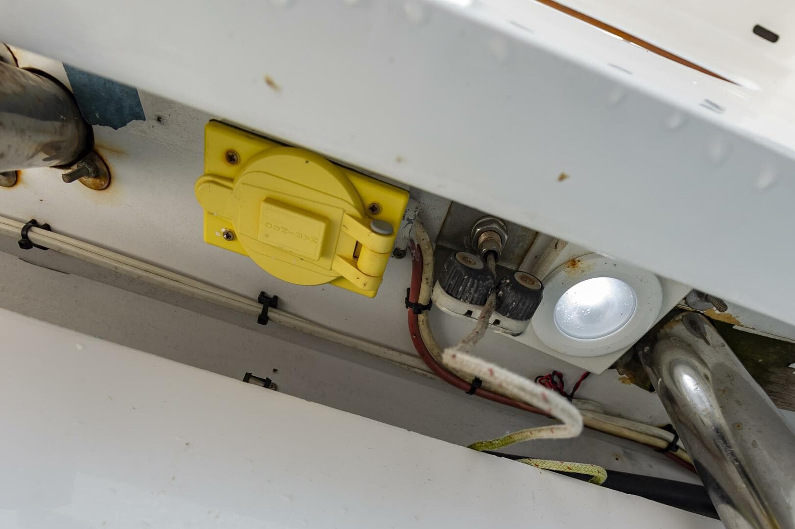 1994 Custom Carolina 43 Blackwell Convertible — photo 24