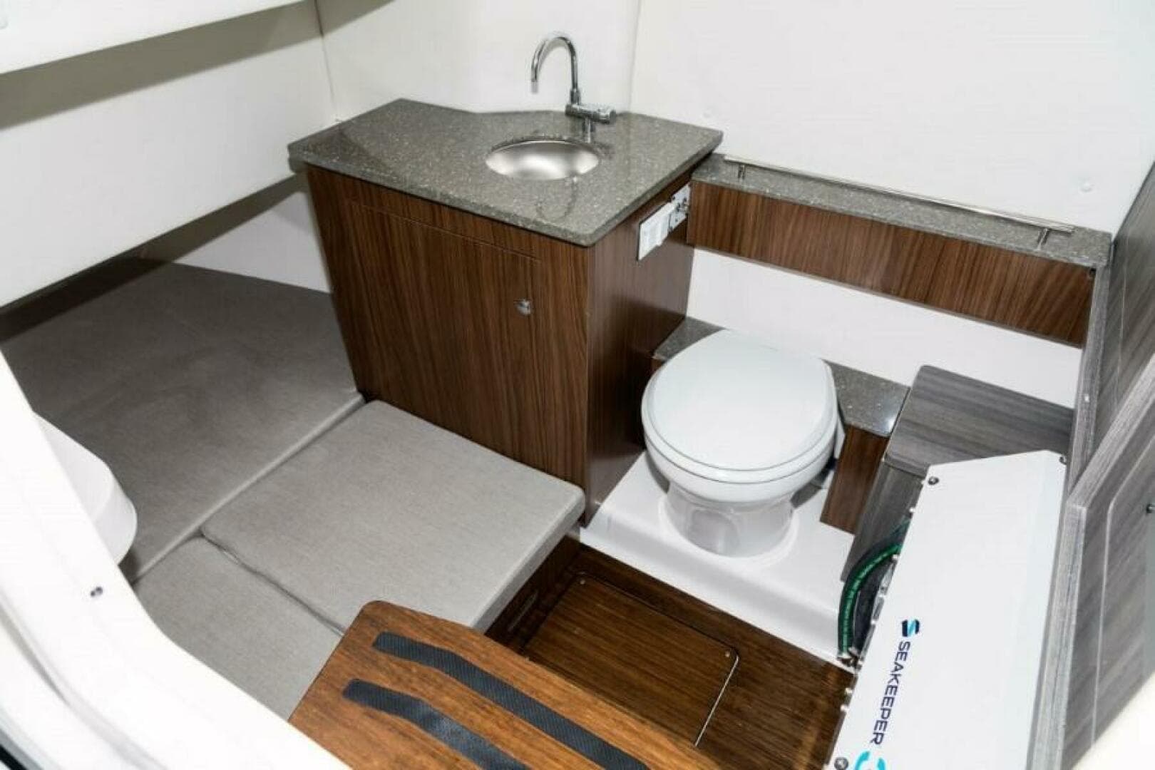 2025 Wellcraft 352 Fisherman — photo 11