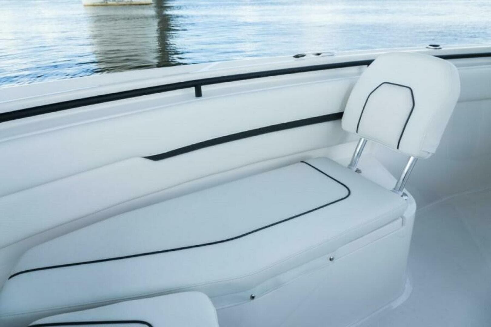 2025 Wellcraft 352 Fisherman — photo 7