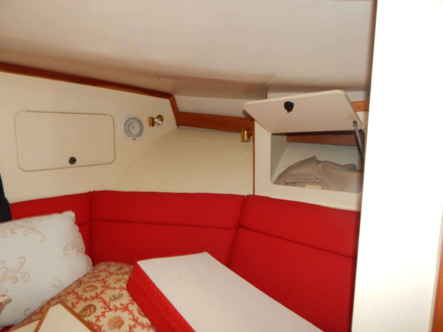 1999 Albin 31 Tournament Express — photo 12