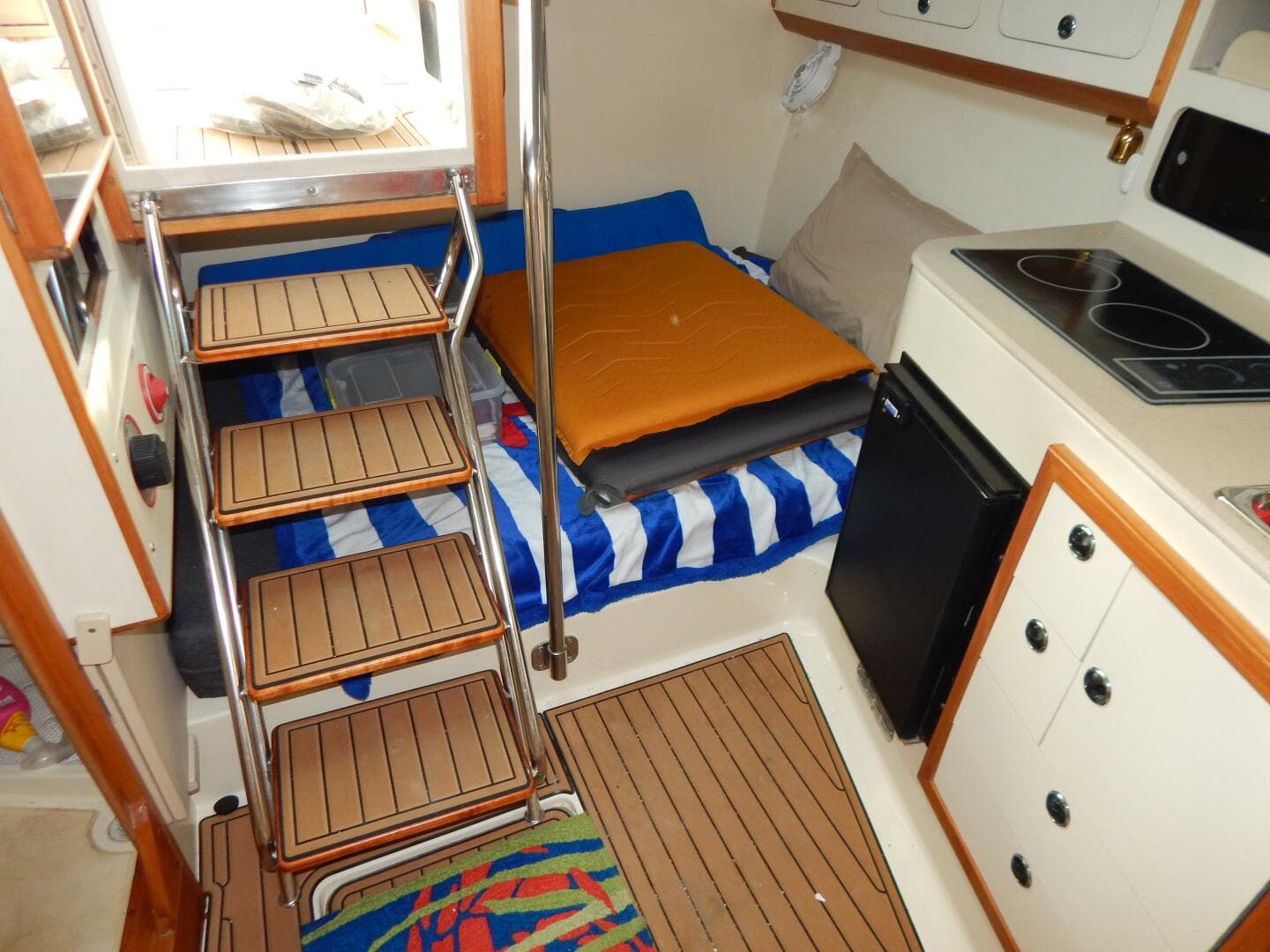 1999 Albin 31 Tournament Express — photo 10