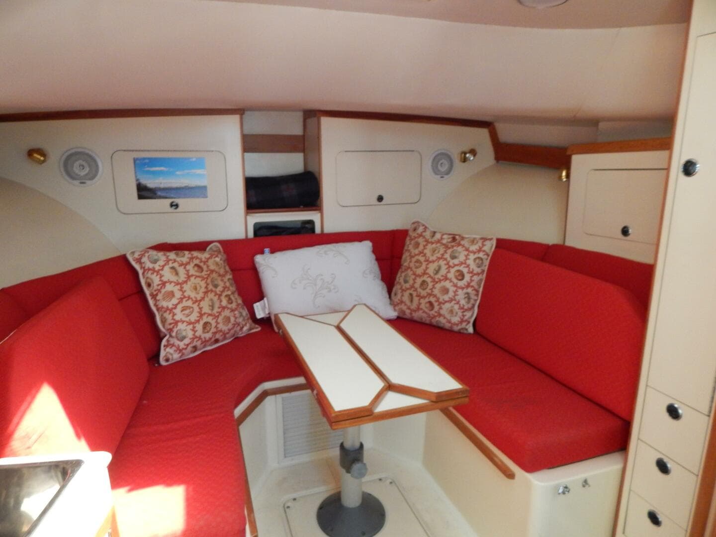 1999 Albin 31 Tournament Express — photo 8