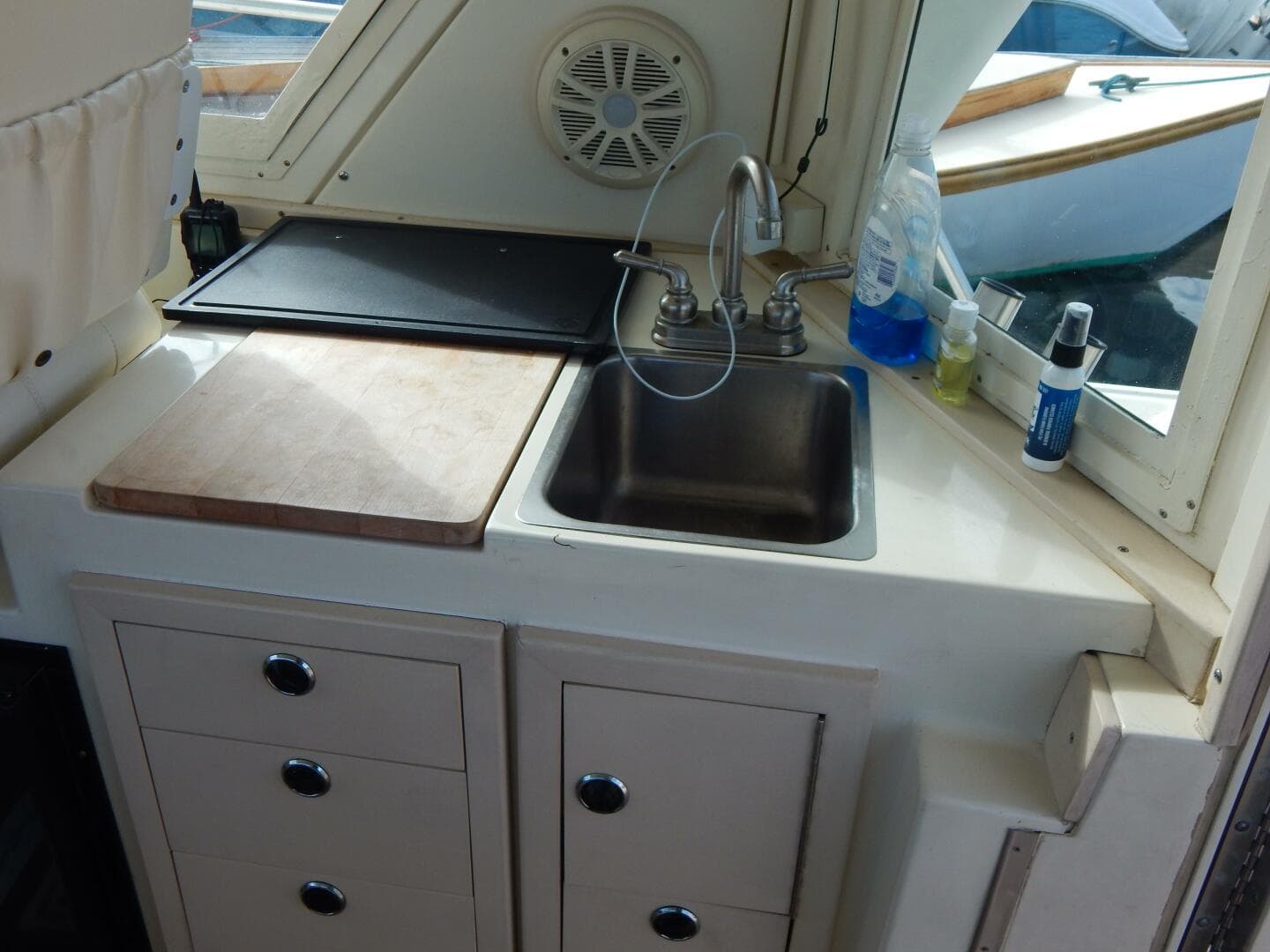 1999 Albin 31 Tournament Express — photo 6