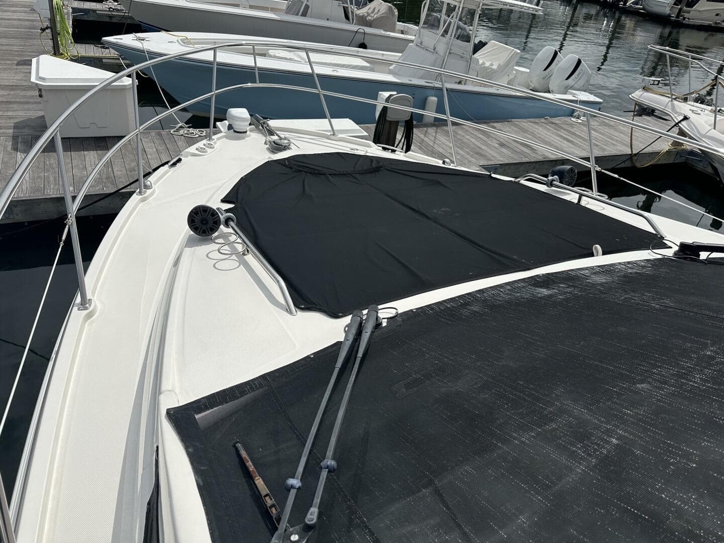 2018 Sea Ray 400 Sundancer — photo 16