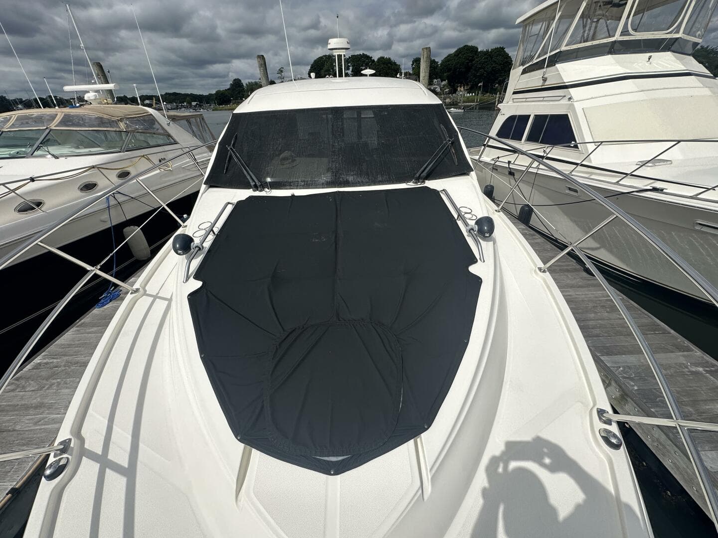 2018 Sea Ray 400 Sundancer — photo 15