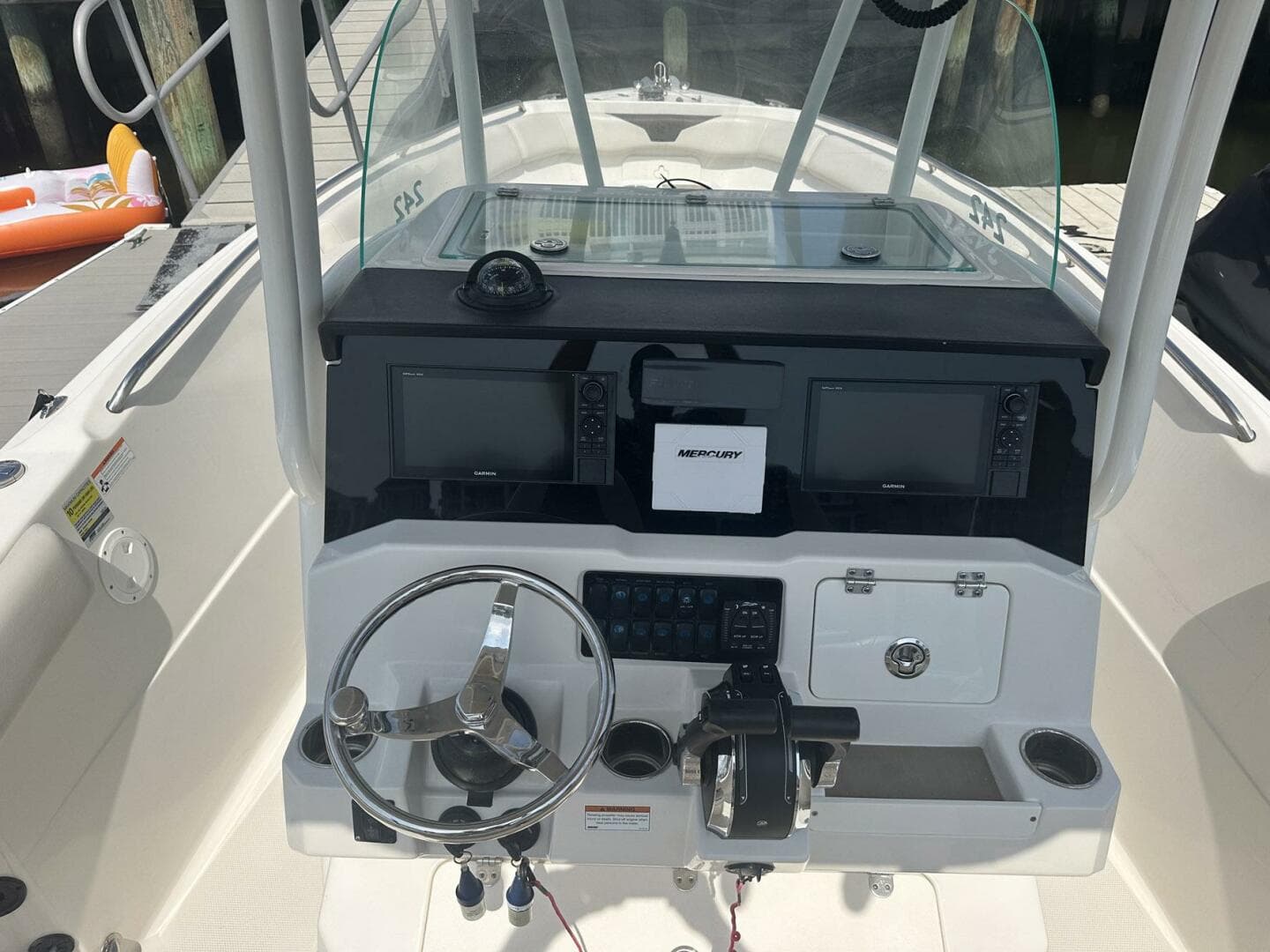2022 Sailfish 242 CC — photo 7