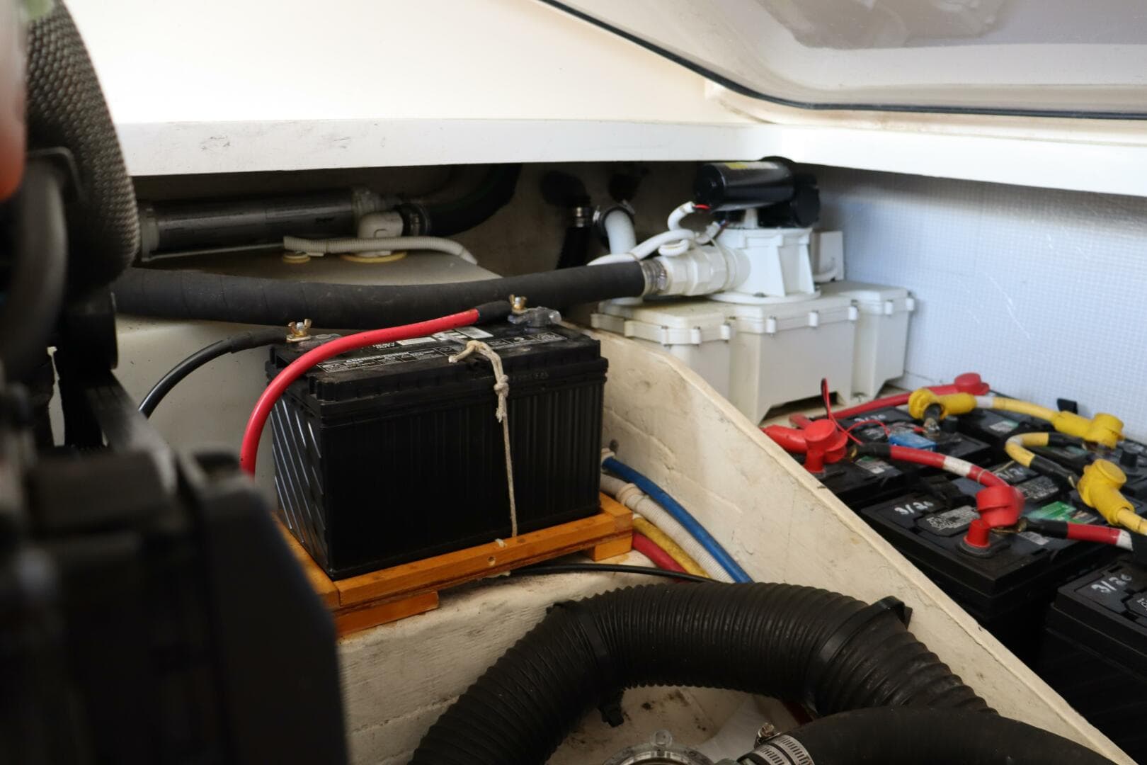 2012 Tiara Yachts 3100 Coronet — photo 55