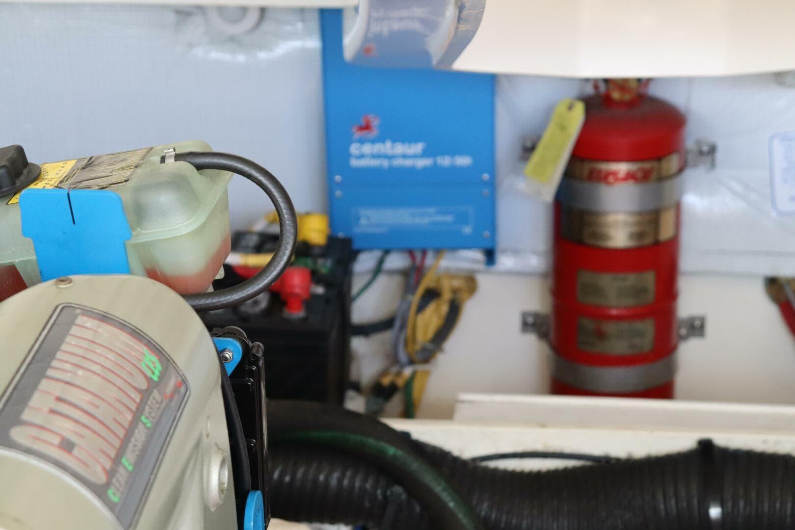 2012 Tiara Yachts 3100 Coronet — photo 53