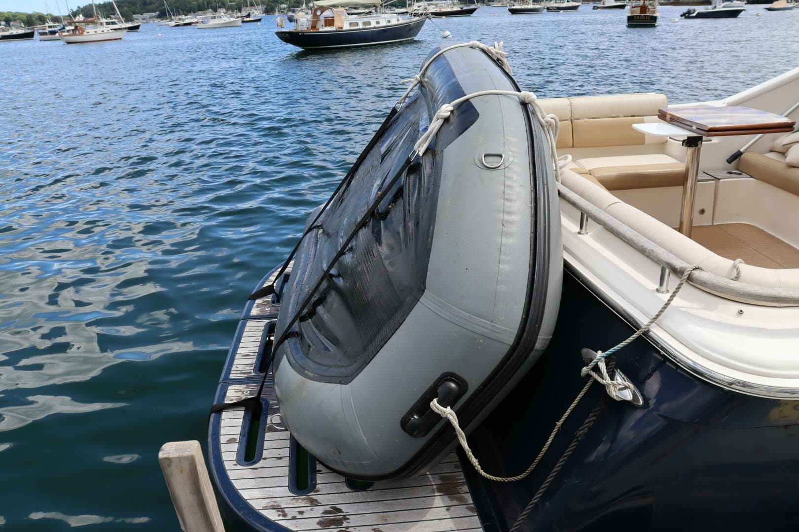 2012 Tiara Yachts 3100 Coronet — photo 19