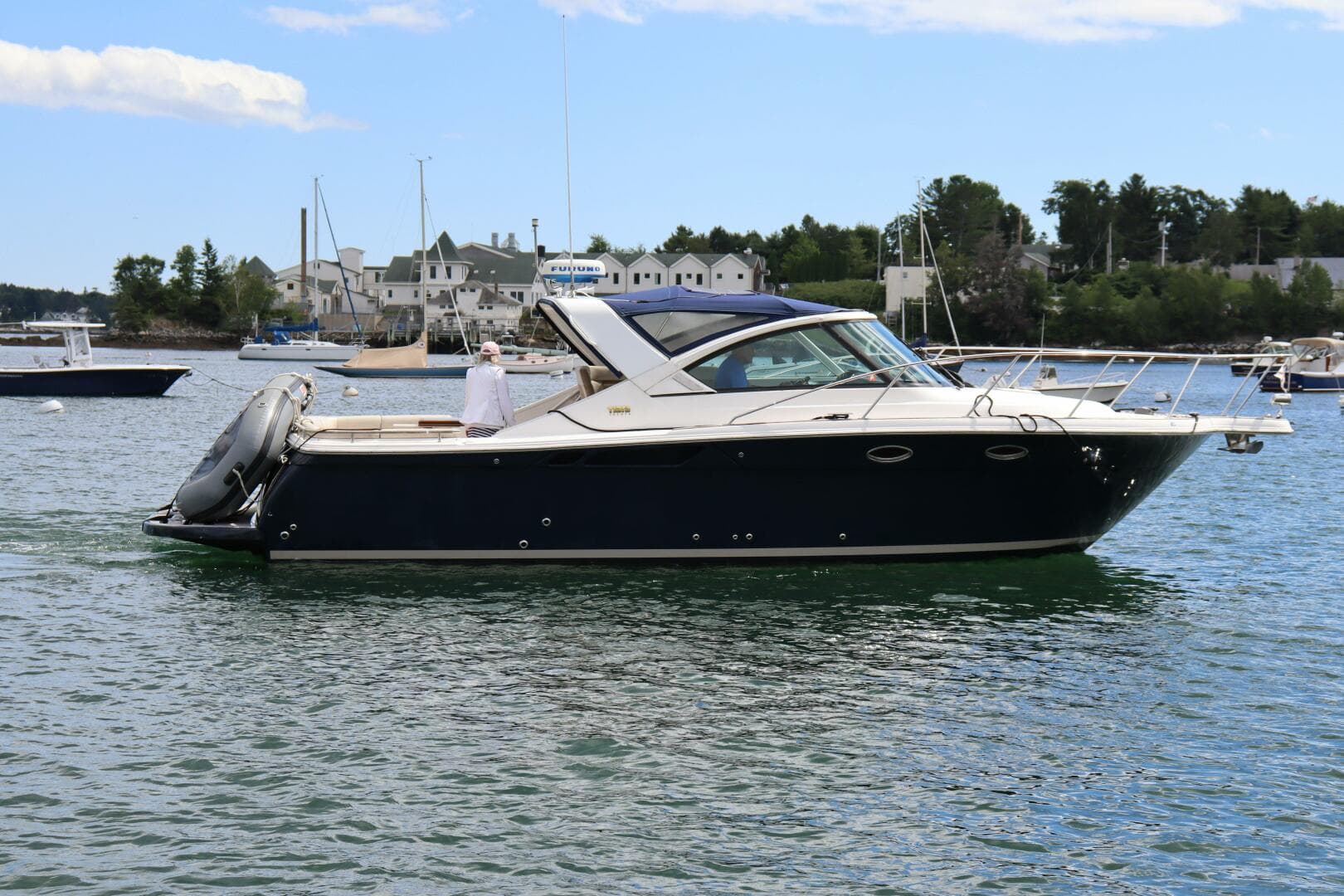 2012 Tiara Yachts 3100 Coronet — photo 16