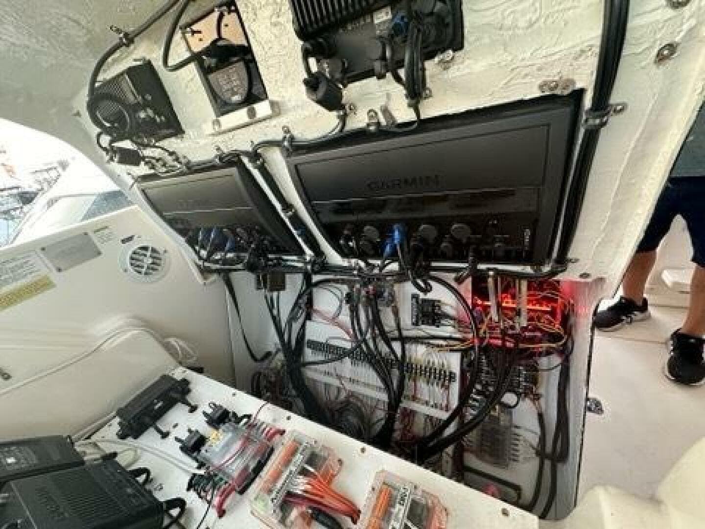 1996 Tiara Yachts 43 Open — photo 17