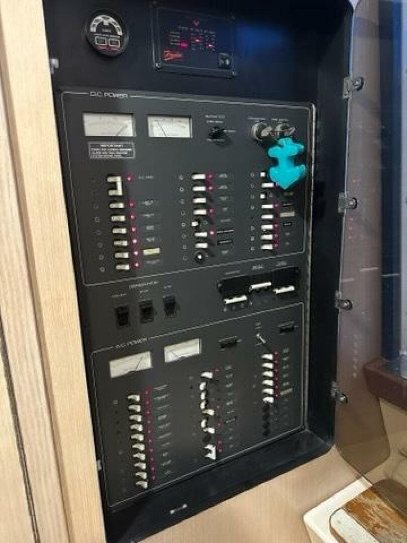 1996 Tiara Yachts 43 Open — photo 31