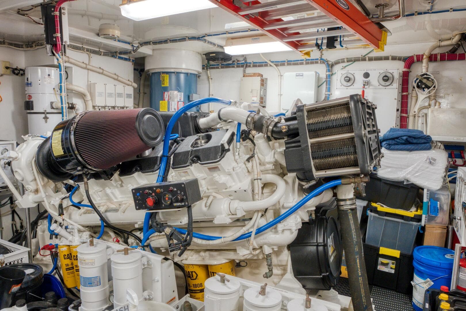 2007 Hatteras Enclosed Bridge — photo 68