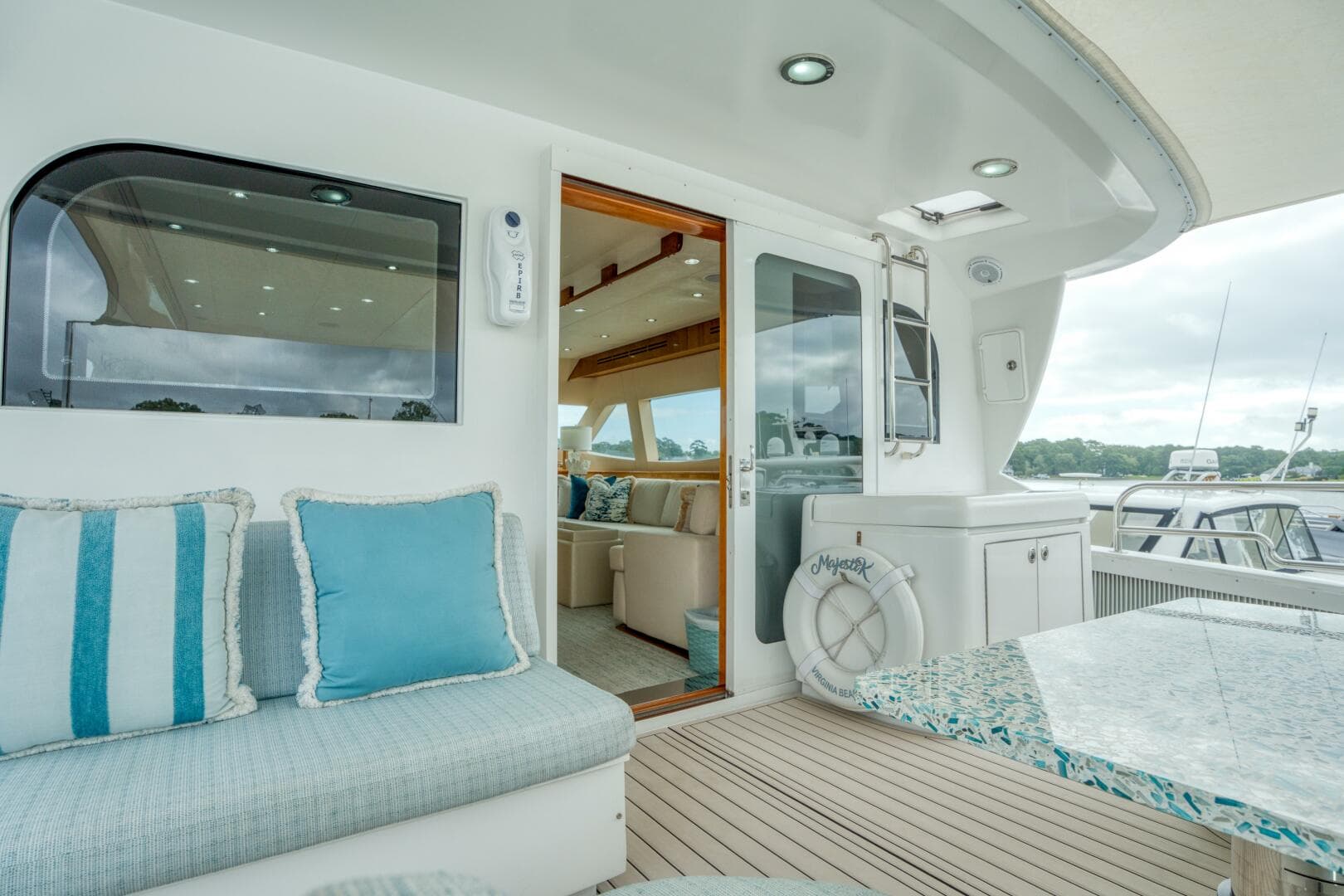 2007 Hatteras Enclosed Bridge — photo 60