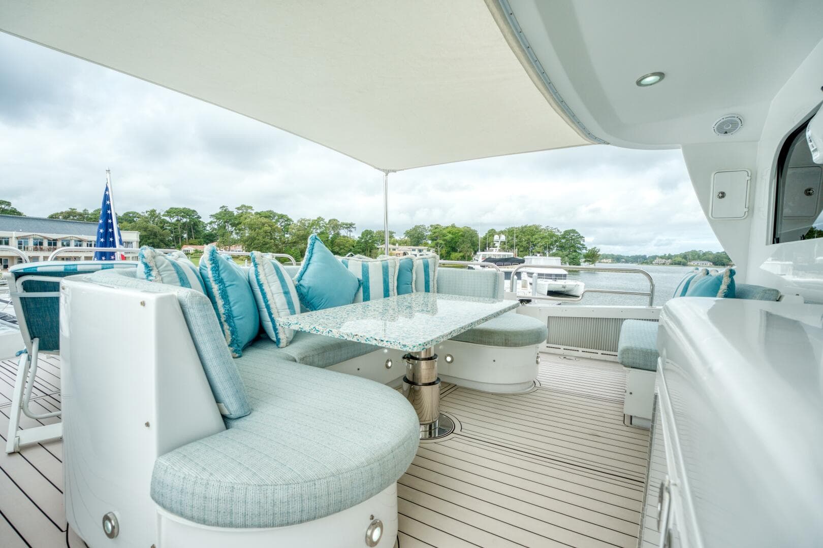 2007 Hatteras Enclosed Bridge — photo 61