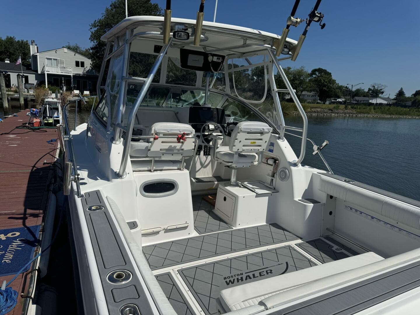 2002 Boston Whaler 275 Conquest — photo 7
