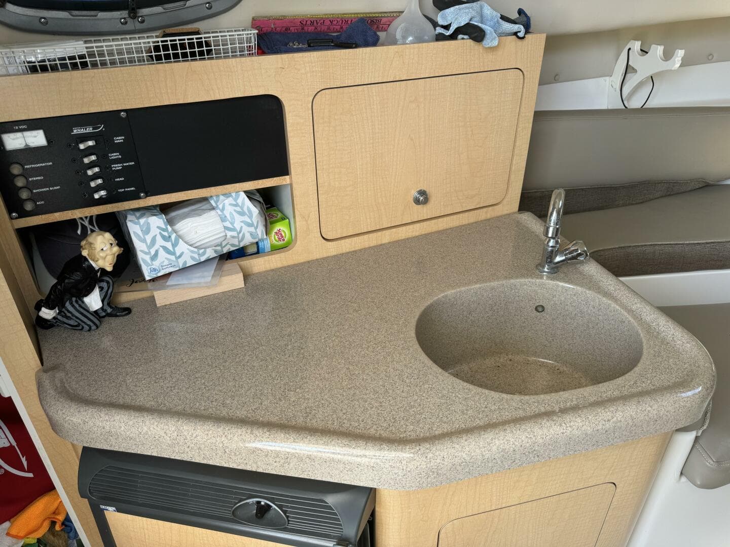 2002 Boston Whaler 275 Conquest — photo 20