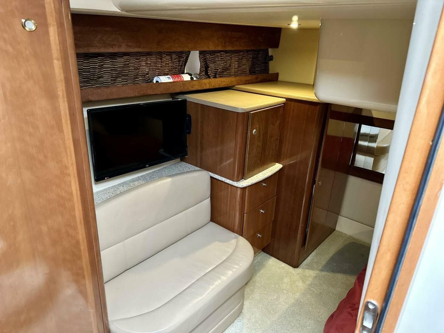 2007 Meridian 411 Sedan — photo 23