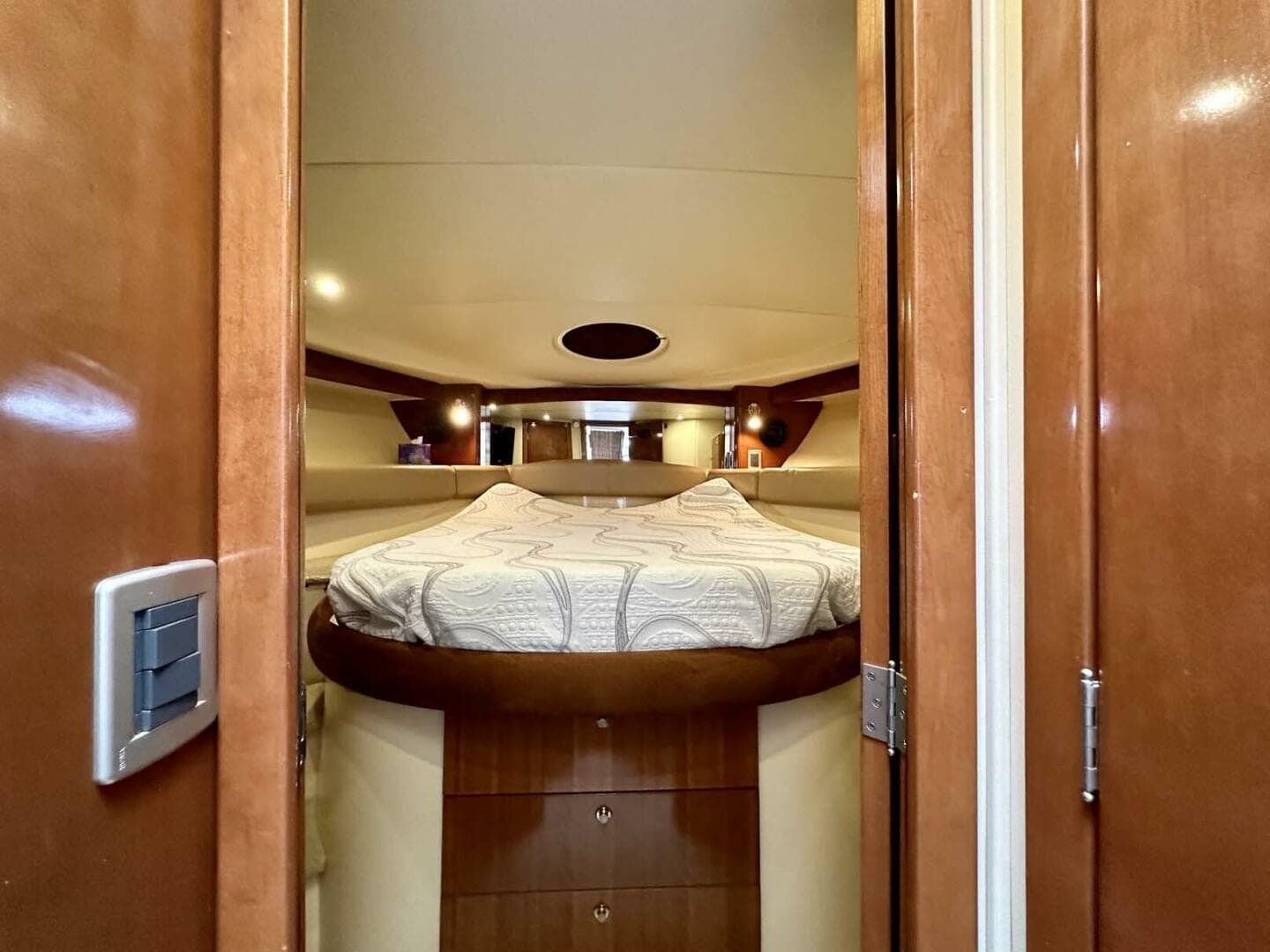 2007 Meridian 411 Sedan — photo 27