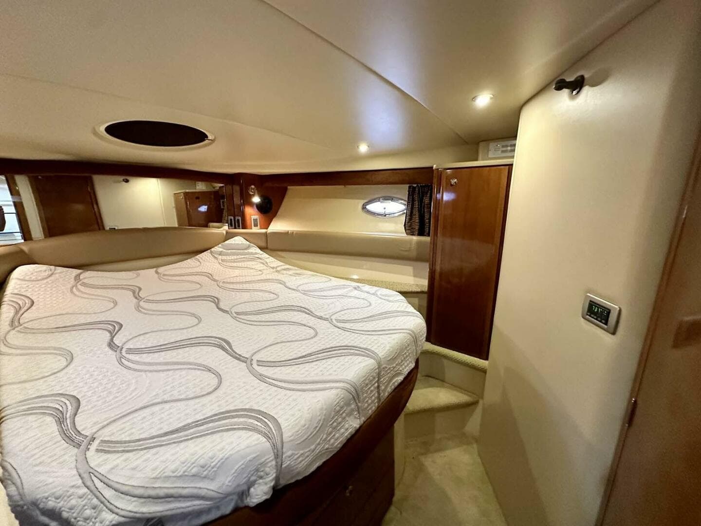 2007 Meridian 411 Sedan — photo 30