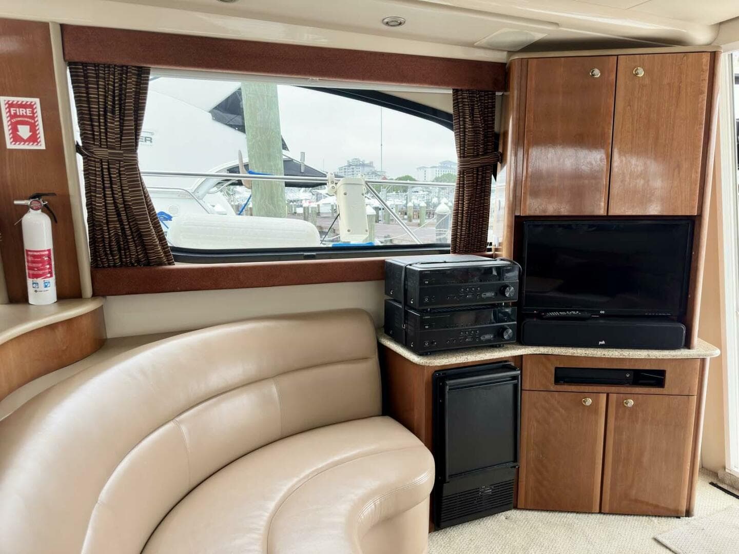 2007 Meridian 411 Sedan — photo 14