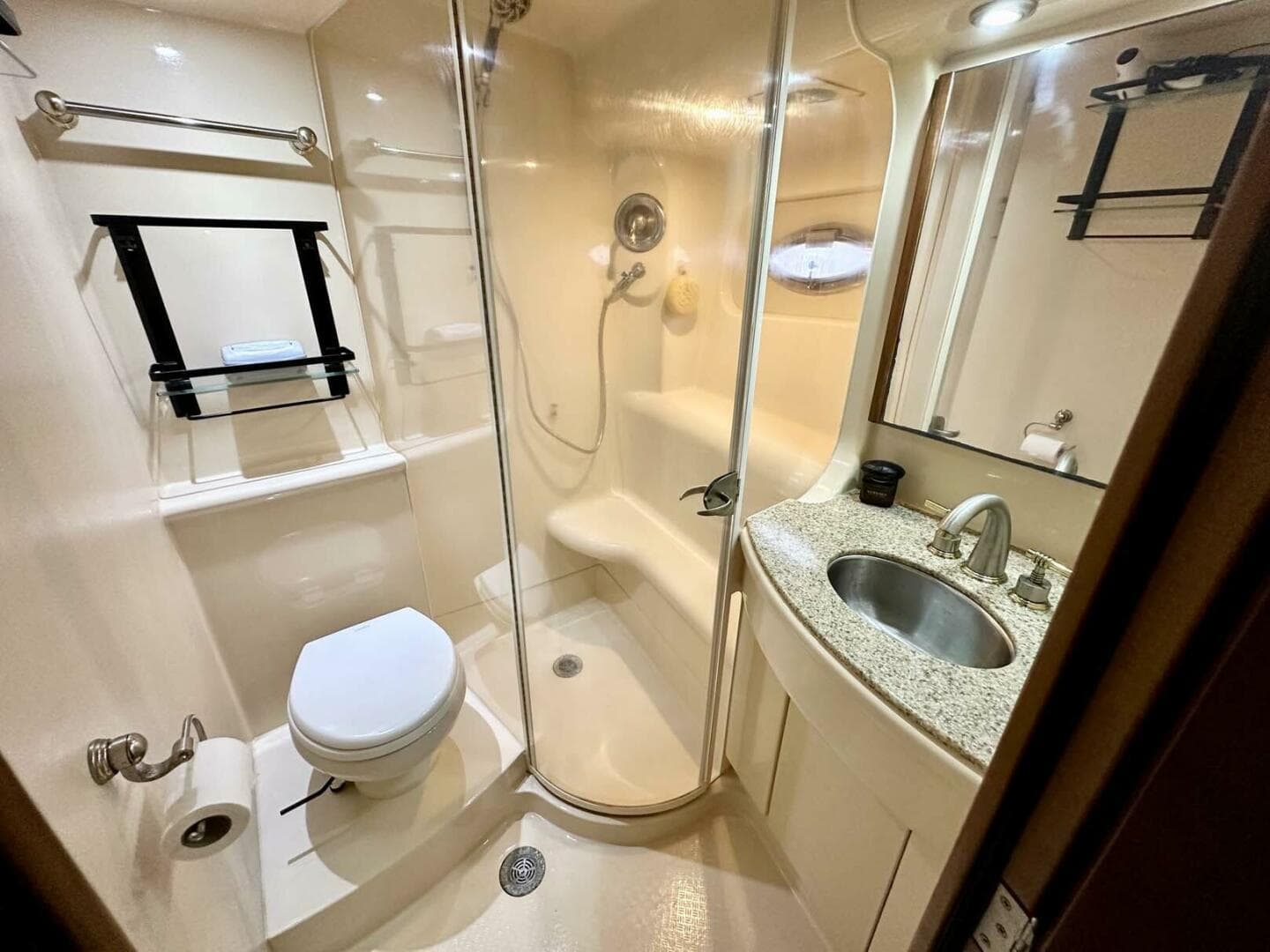 2007 Meridian 411 Sedan — photo 32