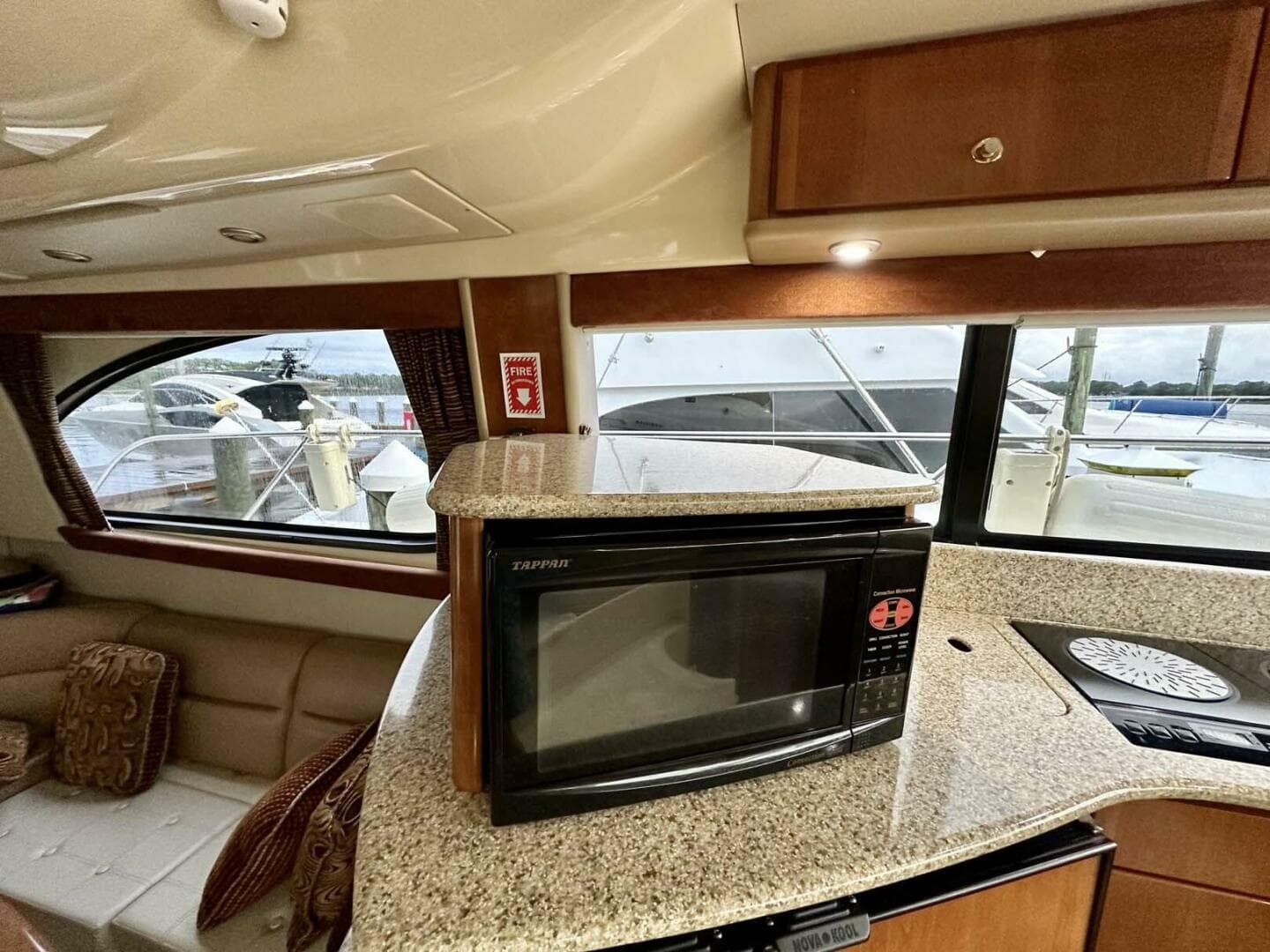 2007 Meridian 411 Sedan — photo 16