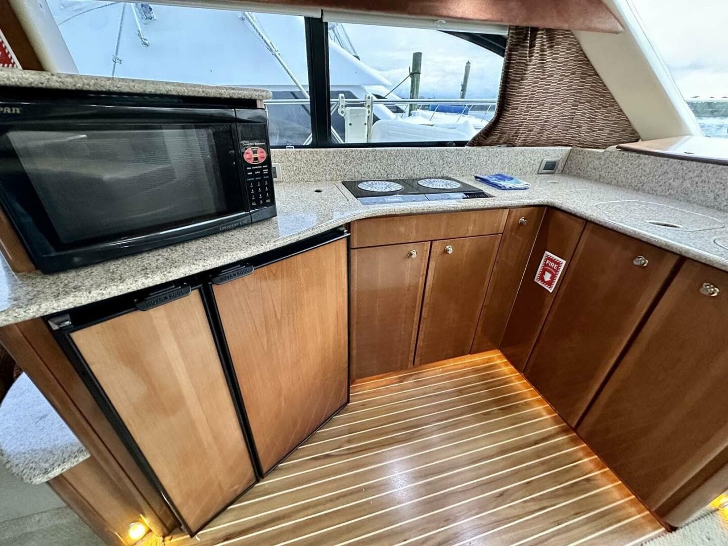 2007 Meridian 411 Sedan — photo 19