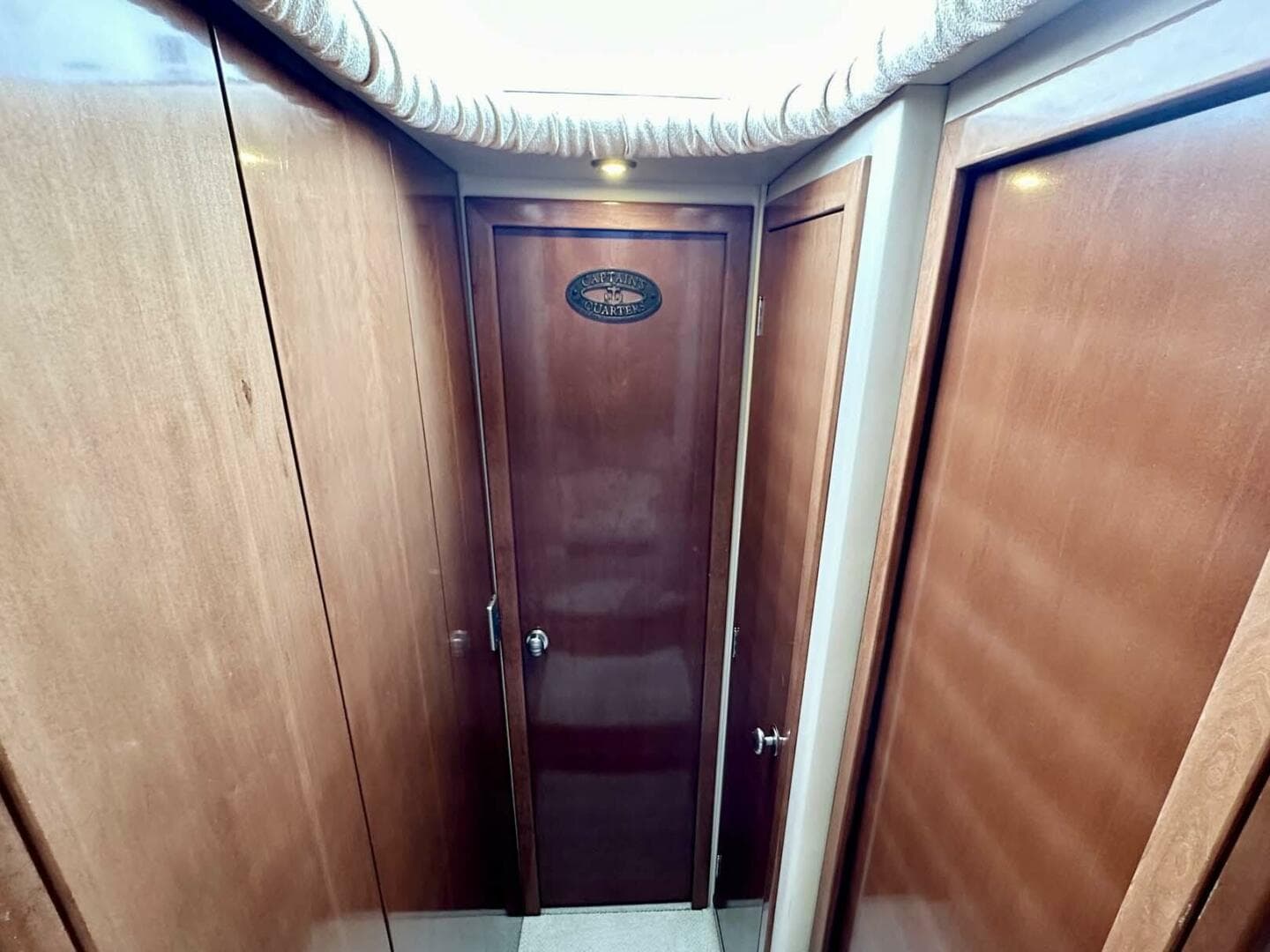 2007 Meridian 411 Sedan — photo 22